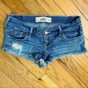🎉2X HP🎉Hollister Ripped Jean Shorts - Size 3 (W 26)